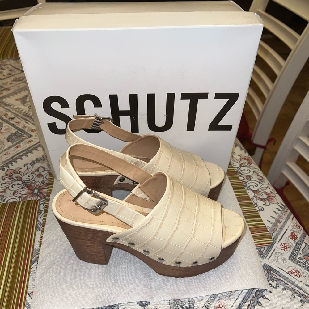 Schutz BRAND NEW WEDGES
